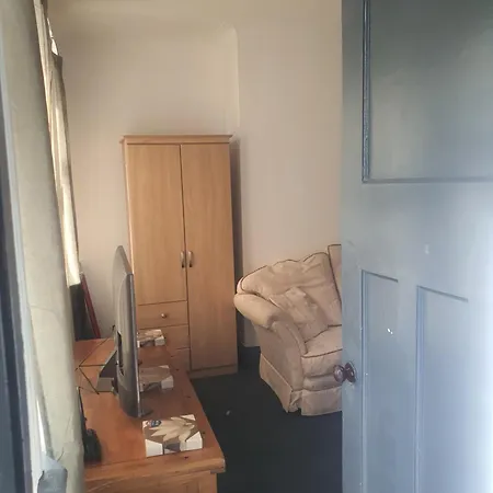Double Bed In Meadowhall, Tinsley *