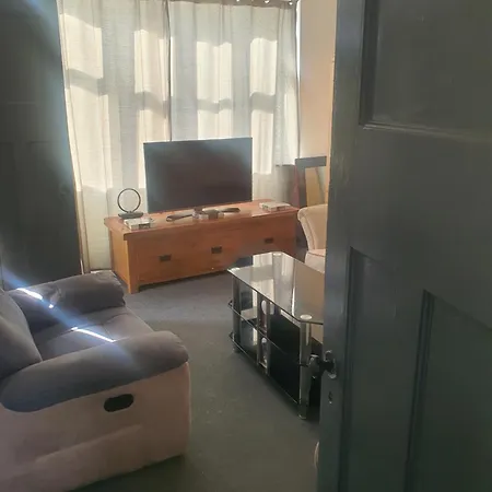 Double Bed In Meadowhall, Tinsley * Sheffield