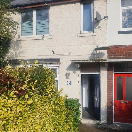 Bed & Breakfast Double Bed In Meadowhall, Tinsley