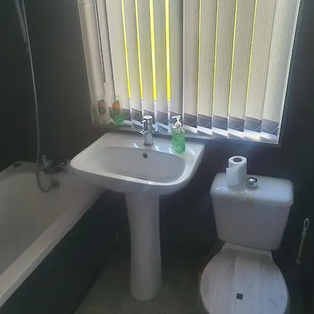 Double Bed In Meadowhall, Tinsley Sheffield