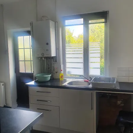 Double Bed In Meadowhall, Tinsley Sheffield